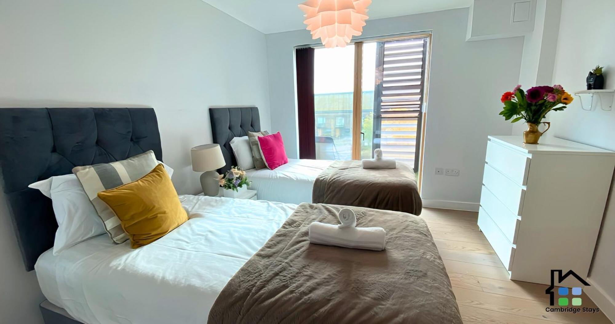 - At Addenbrooke Hospital And Bio Campus - Free Private Parking Apartment *