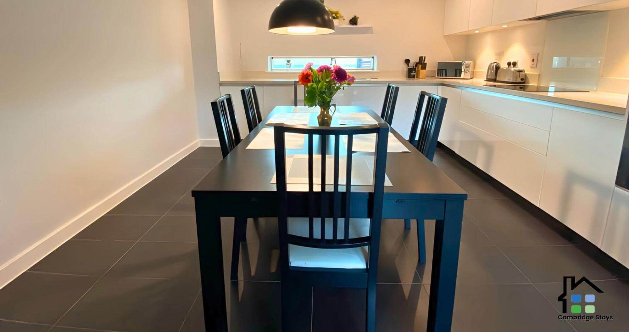 - At Addenbrooke Hospital And Bio Campus - Free Private Parking Apartment